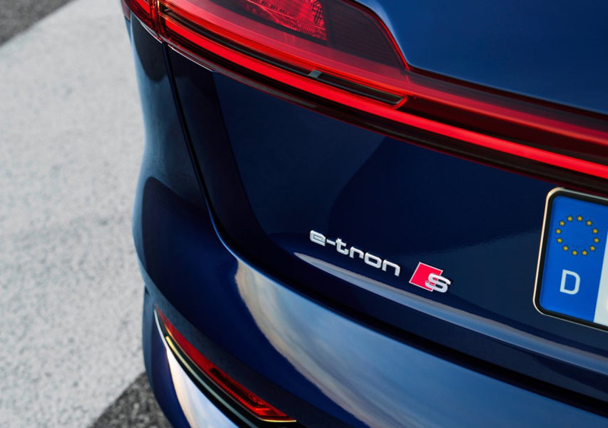 2023 아우디 e-트론 S 연비 색상 제원 가격 사진 리뷰