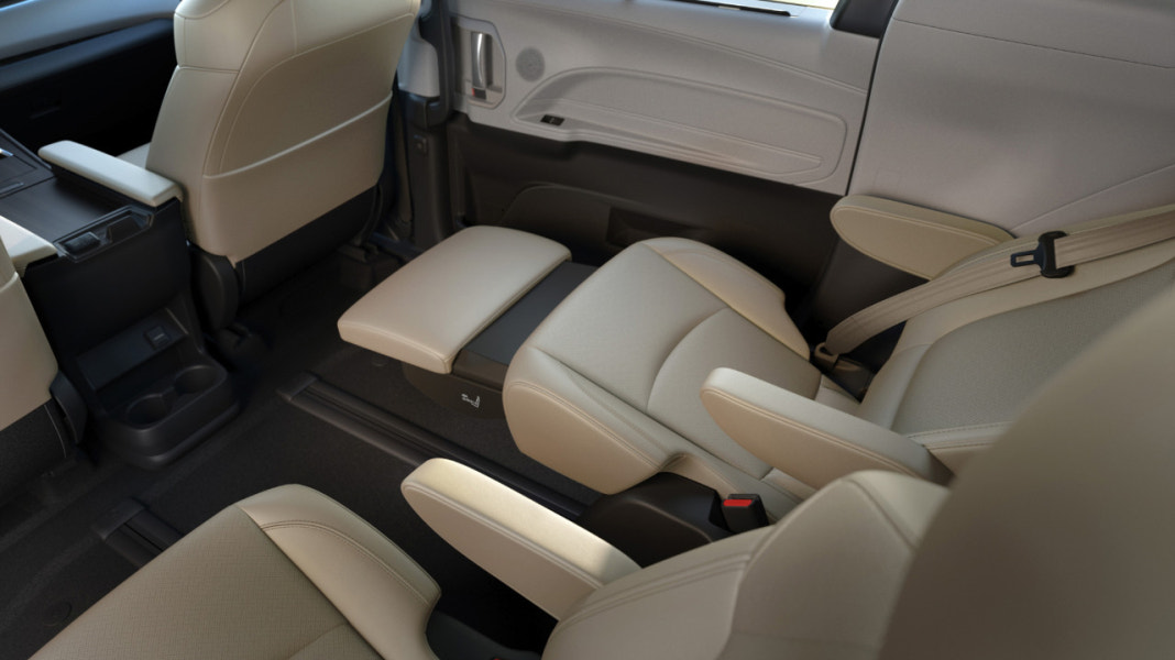 2023 토요타 시에나 하이브리드 연비 색상 제원 가격 사진 리뷰