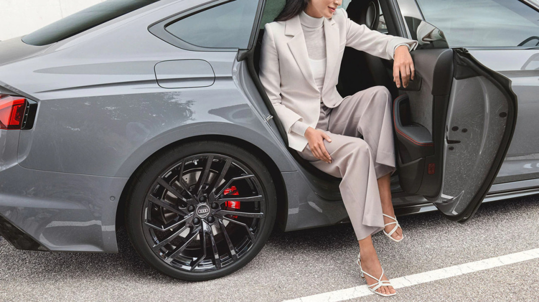 2023 아우디 RS5 스포트백 연비 색상 제원 가격 사진 리뷰