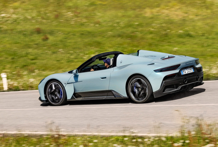 2023 마세라티 MC20 첼로 연비 색상 제원 가격 사진 리뷰