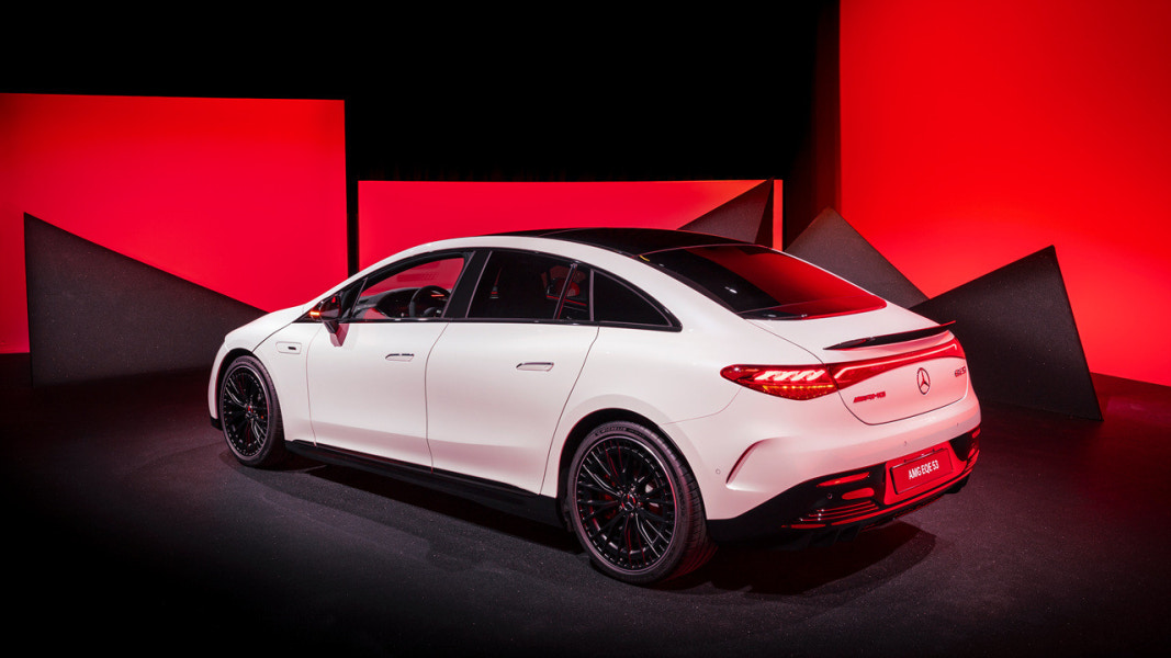 2023 메르세데스-AMG EQE 연비 색상 제원 가격 사진 리뷰