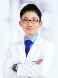 의사 김진태사진