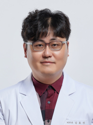 의사 김효진사진