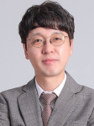 대학교수 김종민사진