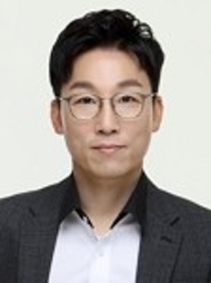 학원인 김선우사진