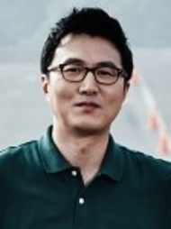 출판편집인 박영웅사진