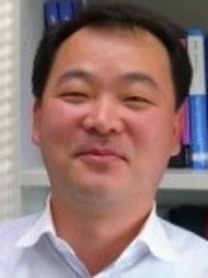 대학교수 김종수사진
