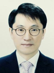 대학교수 김현욱사진