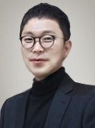 기업인 김화영사진