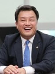 전 국회의원 윤준호사진
