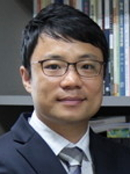 대학교수 김주영사진