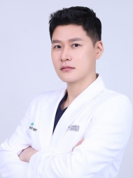 의사 김수현사진