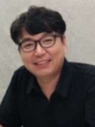대학교수 김민사진