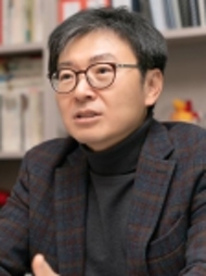 대학교수 김태현사진