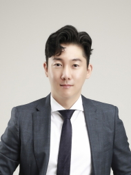 변호사 김영하사진