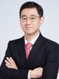 변호사 김현우사진