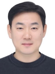 대학교수 김윤진사진