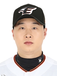 야구선수 김종수사진