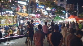 여수관광문화 > 이용안내 > 사진갤러리 > 의 여수밤바다 낭만버스킹 게시물 상세보기