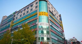 CNN Hotel 가격, 사진, 리뷰, 주소입니다.  대한민국 찾기 및  대한민국 에 호스텔 및 호텔 예약. 저렴 한 숙박 시설, 이코노미 클래스, 럭셔리... 