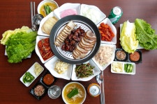전국별별시장 스토어 > 흑돼지황칠족발 | 별별시장&별별여행 ┃ 여행문화의 새로운 트렌드를 만들다 전국별별시장 스토어 > 흑돼지황칠족발