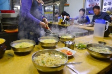 별별골목 > 반송시장칼국수촌 | 별별시장&별별여행 ┃ 여행문화의 새로운 트렌드를 만들다 별별골목 > 반송시장칼국수촌