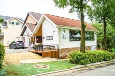 별별여행 > 남해미국마을 | 별별시장&별별여행 ┃ 여행문화의 새로운 트렌드를 만들다 별별여행 > 남해미국마을
