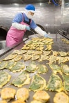 비비고·피코크와 달라… 동원 더반찬, 신선함으로 승부