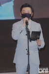 bnt포토 슈퍼인플루언서어워즈에서 인사말하는 나레스트엔터테인먼... 인사말하는 나레스트엔터테인먼트 박서준 대표