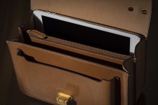 클리앙 > 사진게시판 > 첫 가죽가방...