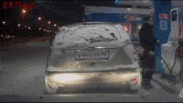 클리앙 > 모두의공원 > 주유소 즉석 화염방사기.gif