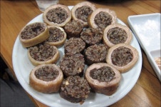 뽐뿌:자유게시판 - 외국인들이 좋아 죽을것같은 대창순대 외국인들이 좋아 죽을것같은 대창순대