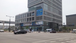 뽐뿌:휴대폰포럼 - 삼성카드와 우리카드 고민중이네요. 삼성카드와 우리카드 고민중이네요.
