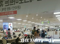 뽐뿌:IT소식 -  [TF현장] 삼성vsLG 스마트폰 대전, 업계는 기대 반 우려 반  [TF현장] 삼성vsLG 스마트폰 대전, 업계는 기대 반 우려 반