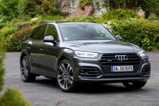 2021 Audi SQ5: Review, Trims, Specs, Price, New Interior Features, Exterior Design, and Specifications | CarBuzz 2021 Audi SQ5... 