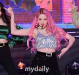 마이데일리 [MD포토] 예린 핑크빛 웨이브 헤어