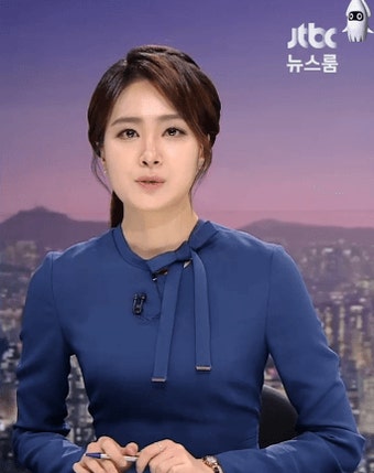 오늘자 안나경 아나운서.gif - 뽐뿌:자유게시판 오늘자 안나경 아나운서.gif