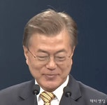 뽐뿌:자유게시판 - 문재인 대통령은 모든 국민 다 품고 갈겁니다 문재인 대통령은 모든 국민 다 품고 갈겁니다