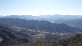 청풍호반 비단 물결로 수 놓은 산, 금수산(錦繡山, 1016m)... 뽐뿌:등산포럼 청풍호반 비단 물결로 수 놓은 산, 금수산(錦繡山, 1016m) <사진많음>