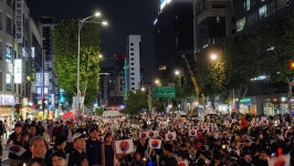 뽐뿌:정치자유게시판 -  금일 서초역-교대역사이 참가모습입니다.