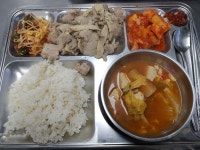 단 여섯장으로 알아보는 해군 짬밥 수준.jpg - 뽐뿌:자유게시판 단 여섯장으로 알아보는 해군 짬밥 수준.jpg