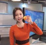 이나연 아나운서, 과일만큼이나 상큼한 과즙미모 '시선 강탈' - 뽐뿌:방송/연예뉴스 이나연 아나운서, 과일만큼이나 상큼한 과즙미모 '시선 강탈'