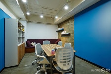 서울 강남구 개포동 흥진빌딩 블루스트림 블루톤으로 포인트를 준빈티지 사무실 인테리어 인테리어 비교견적 중개 플랫폼 집닥 블루톤으로... 