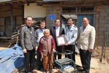 에구... 이제야 환한데서 맘편히 잘수 있겠어