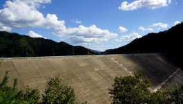 사진과 영상에 담은 화천 평화의 댐-세계평화의 종 타종