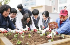 [포토]광주시 동구, “충장 희망 뜨락 옥상 텃밭” 조성