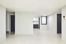 서울 구로구 오류동 동부골든아파트 검은색 문과 창틀을 포인트로 활용한 아파트 인테리어 간편안심인테리어 집닥 검은색 문과 창틀을 포인트로... 