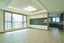 경기 수원시 영통구 하동 광교힐스테이트레이크 화이트 모던과 내츄럴 우드의 세련된 조합, 44평 아파트 인테리어 간편안심인테리어 집닥... 