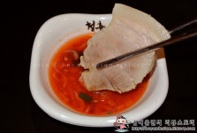 마지막 한점까지도 멈출수 없는 맛! 청춘족발!