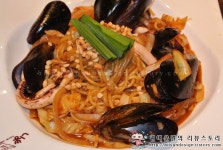 타 짬뽕과 비교거부! 기가막힌 맛의 퓨전짬뽕! 니뽕내뽕 강남점